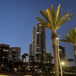 Meet your Posher, Razia